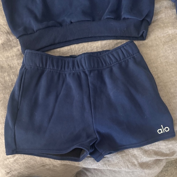 ALO Yoga Navy Fleece Set Shorts & Zip up sweater size S - Picture 5 of 7